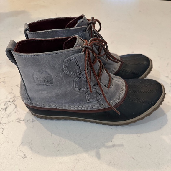 Sorel NEW!! Out N About Grey Leather Rain/Winter Boots, 6.5, NWOT - Picture 3 of 8
